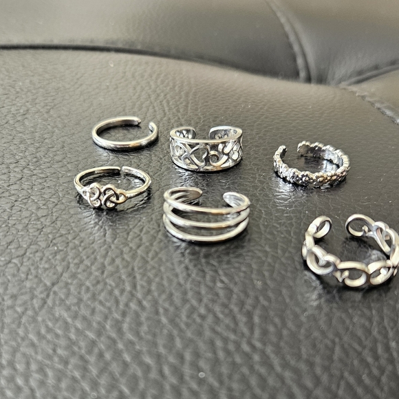 "Silver" Toe Rings - Picture 1 of 2
